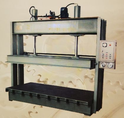 Cấu trúc vững chắc Máy ép chế biến gỗ Máy ép nóng thủy lực