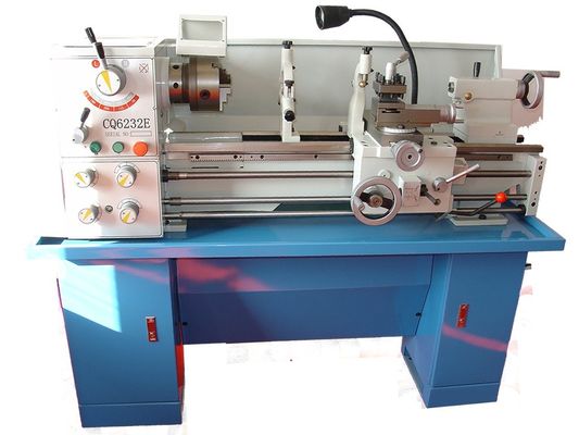 Máy tiện kim loại CNC Cq6232e Máy tiện chính xác kim loại chống rung tốc độ cao