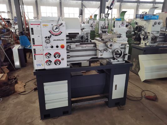 Máy tiện cơ khí chính xác hàng đầu Máy tiện kim loại 1000mm Tình trạng mới