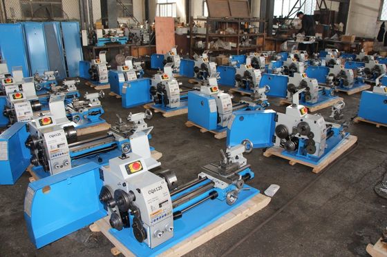 Máy tiện kim loại CNC C6241 Cấu trúc tường đôi 230V Máy tiện băng ghế kim loại