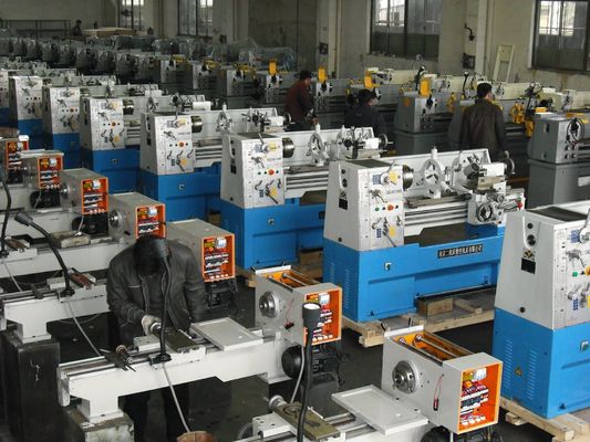 Máy tiện kim loại CNC C6241 Cấu trúc tường đôi 230V Máy tiện băng ghế kim loại