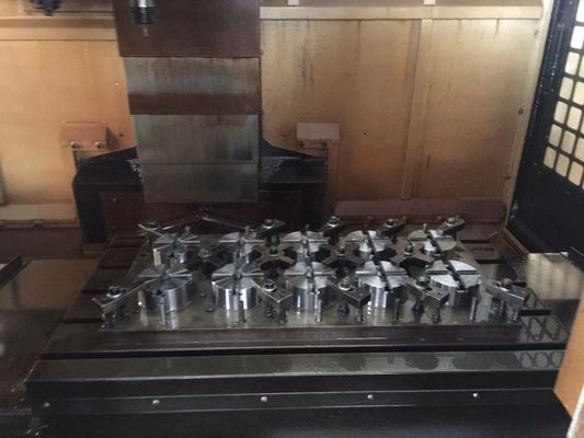 Chứng nhận CE Máy tiện kim loại CNC Máy tiện ngang chính xác cao